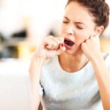 دراسة: قلة النوم تستنزف صحة الدماغ وتقصّر العمر