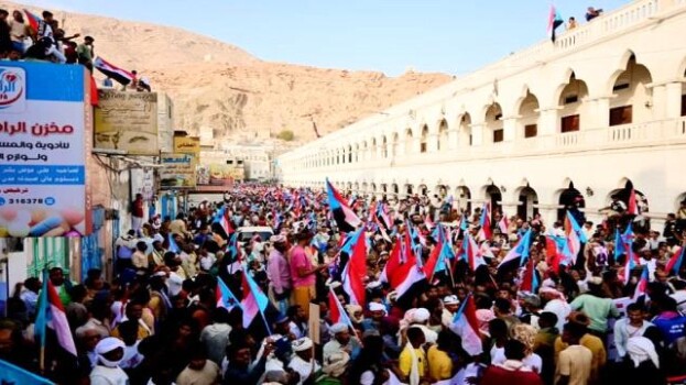 انتقالي حضرموت يطلق اسم “مليونية الثبات والتحدي وطرد قوات الاحتلال اليمني ومليشياته” على مظاهرة المكلا