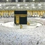 ازدياد أعداد المعتمرين في صحن المطاف مع اقتراب رمضان وسط تنظيم متكامل