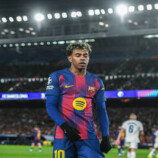 بالزي المغربي.. لامين جمال يحتفل بأول أيام رمضان