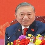 ترامب يلتقي زعيما فيتناميا ويتعهد بإزالة هانوي من قوائم الحظر