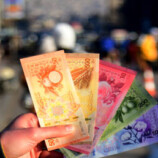 بعد سحب 13 تريليون ليرة من السوق.. الدولار يسجل تراجعا أمام الليرة السورية