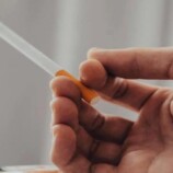 تحذير: التدخين بعد الإفطار يضاعف المخاطر الصحية