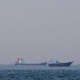 زورق حربي إيراني يهاجم سفينة حاويات قبالة عمان