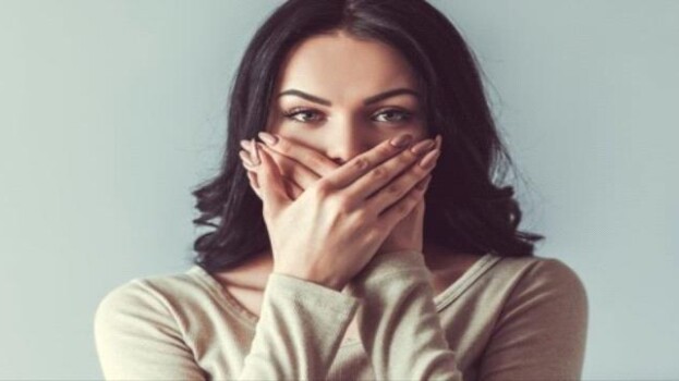 ماذا يقول لون اللسان عن صحتك؟