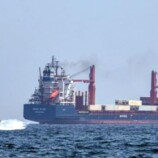 الجيش البريطاني: إيران تهاجم سفينتين شمالي سواحل عمان