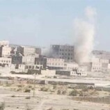 الحوثيون يفجرون منزل ضابط مختطف في سجونهم شمال صنعاء