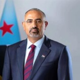 الرئيس الزُبيدي يُعزَّي العميد أكرم الحنشي بوفاة نجله محمد