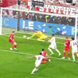 أستون فيلا الإنجليزي يسحق فرايبورغ الألماني ويتوج بلقب الدوري الأوروبي للمرة الأولى في تاريخه