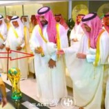 شاهد.. لقطة لموقف “طريف” بين لاعب الهلال مندش وولي العهد السعودي
