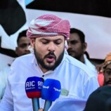 أبناء حضرموت يتحدون الإجراءات الأمنية ويحتشدون في المكلا رفضا للوصاية.
