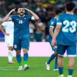 لمدة 7 ساعات.. تفاصيل احتجاز نجم المنتخب العراقي أيمن حسين في مطار شيكاغو