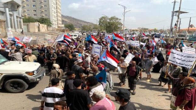 جيش وأمن الجنوب  يكسر حاجز الصمت.. رفض قاطع لسياسة التجويع وأساليب الهيمنة