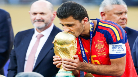 باريس سان جيرمان يدخل سباق التعاقد مع رودري نجم مانشستر سيتي