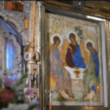 أيقونة “الثالوث” لروبليف تعود إلى حاجز كاتدرائية دير القديس سيرغي